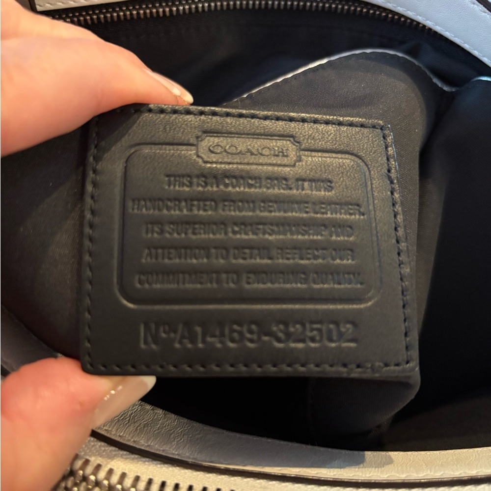 Coach A1469-32502 Large Borough Retro Colorblock Grey/Cream/Tan Leather in EUC - Picture 3 of 16